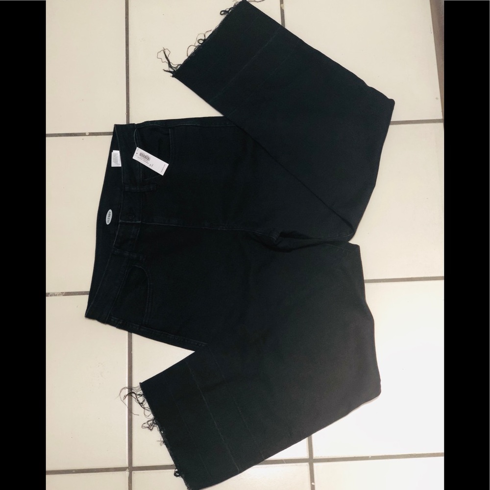 NWT High  Waisted cropped jeans